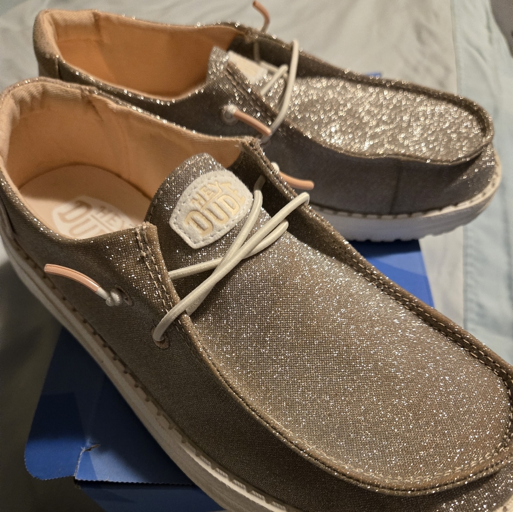 Rose gold metallic,  super cute!